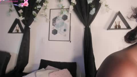 Snapshot of kentha_mitchellss chatting on 04/23/26, 10:36 KENTHA online show from 04/23/26, 10:36