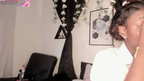 Snapshot of kentha_mitchellss chatting on 04/30/26, 10:54 KENTHA online show from 04/30/26, 10:54