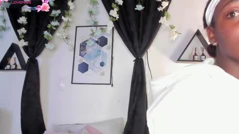 Snapshot of kentha_mitchellss chatting on 05/05/26, 10:34 KENTHA online show from 05/05/26, 10:34