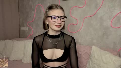 Lisa online show from 06/01/26, 07:04