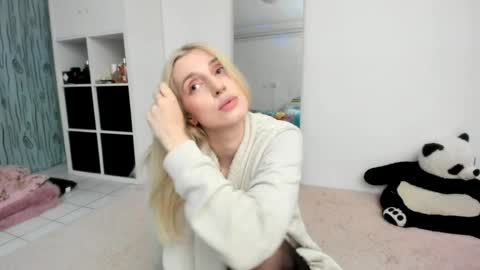 Snapshot of kenziedawton chatting on 05/23/26, 05:06 Kenzie online show from 05/23/26, 05:06