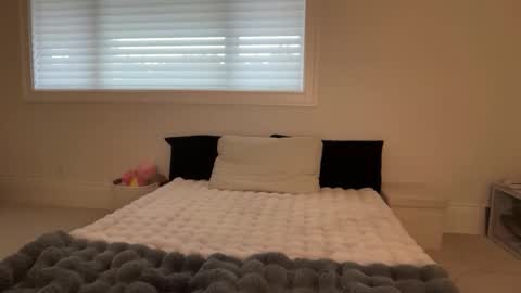 kenziesmithh online show from 12/03/25, 08:18