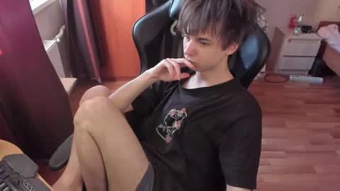 Looking for a moderator I PVT IS OPEN online show from 02/15/26, 07:51