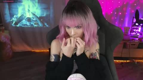 Snapshot of kerry_kirk chatting on 03/13/26, 12:17 Kerry online show from 03/13/26, 12:17