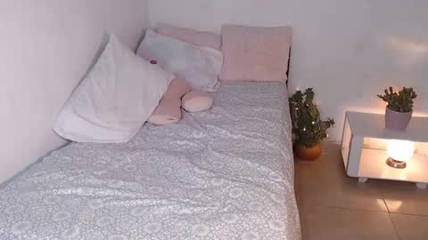 Mia  online show from 12/14/24, 08:18