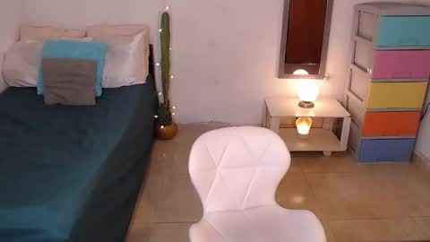 Mia  online show from 12/19/24, 05:29