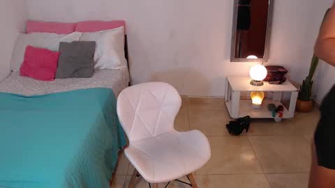 Mia  online show from 02/07/25, 04:03