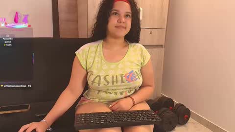 Snapshot of kesha_rosse_ chatting on 02/26/26, 06:01 KESHA online show from 02/26/26, 06:01