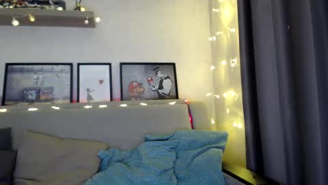 Snapshot of kessiecage chatting on 12/22/24, 11:09 kessiecage online show from 12/22/24, 11:09