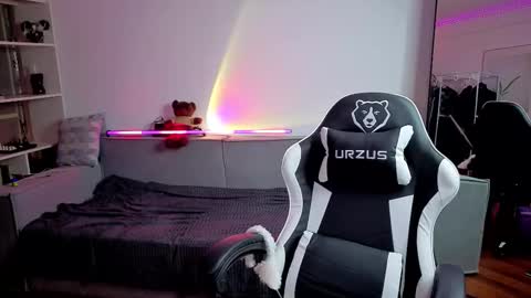 Kessy online show from 09/19/25, 07:36