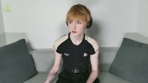 Snapshot of kessy_white chatting on 06/12/26, 08:41 Kessy online show from 06/12/26, 08:41