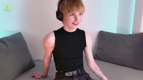 Snapshot of kessy_white chatting on 07/26/26, 08:27 Kessy online show from 07/26/26, 08:27