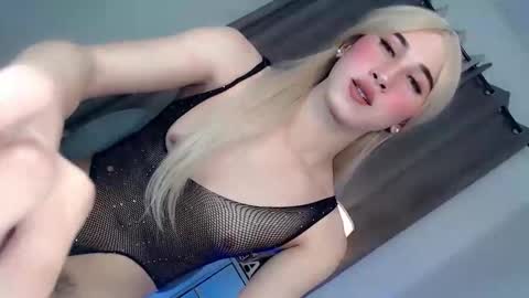 kettlyn18 online show from 12/18/25, 10:43