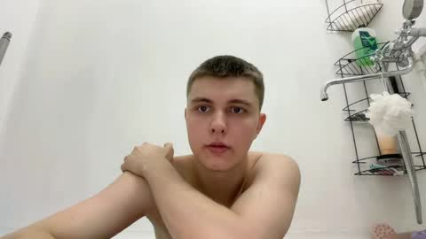 Snapshot of keviinx777 chatting on 04/01/26, 10:27 Kevin online show from 04/01/26, 10:27