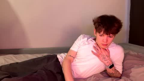 Snapshot of kevin_bucks chatting on 02/14/26, 12:46 Kevin online show from 02/14/26, 12:46