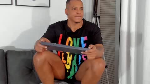 Kevin Lance online show from 01/12/25, 07:21