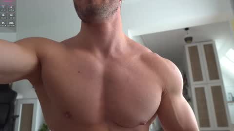 Snapshot of kevinandresxx chatting on 11/06/25, 01:12 Kevin online show from 11/06/25, 01:12