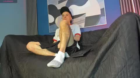 Snapshot of kevinn_blue chatting on 11/14/25, 12:59 Sexy Hot Kevin online show from 11/14/25, 12:59