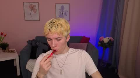 Snapshot of kevinparke chatting on 02/23/26, 07:06 Kevin online show from 02/23/26, 07:06