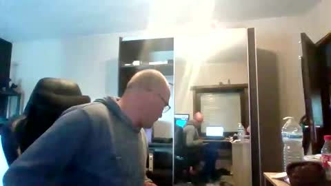 kevintje031987 online show from 05/18/26, 02:01
