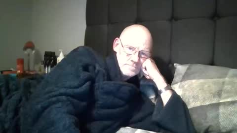 kevlooking4sez online show from 10/10/25, 12:09