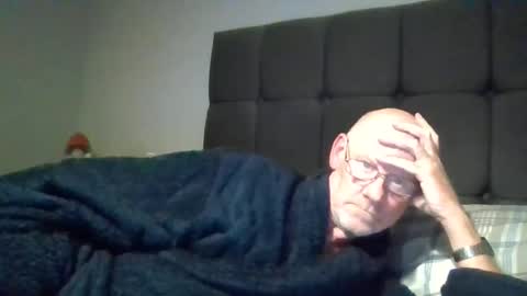 kevlooking4sez online show from 11/01/25, 01:40