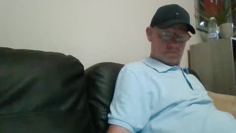 Snapshot of kevlooking4sez chatting on 05/24/26, 09:09 kevlooking4sez online show from 05/24/26, 09:09