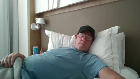 Snapshot of kevlooking4sez chatting on 06/16/26, 03:14 kevlooking4sez online show from 06/16/26, 03:14