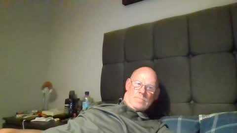 Snapshot of kevlooking4sez chatting on 06/22/26, 12:02 kevlooking4sez online show from 06/22/26, 12:02