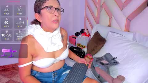 Keila Milf online show from 11/27/25, 03:41