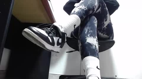     online show from 10/17/25, 08:55