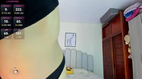 Snapshot of keylly_cute chatting on 02/14/25, 12:19 keylly online show from 02/14/25, 12:19