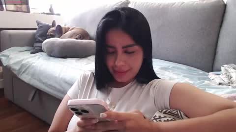 Laura online show from 05/05/26, 04:26