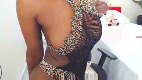 Sandy Saenz online show from 11/24/25, 11:26