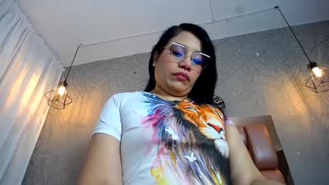 Snapshot of keyra_miller chatting on 02/23/25, 01:13 keyra_miller online show from 02/23/25, 01:13