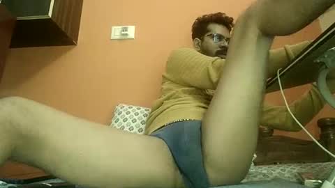 Snapshot of khan3043 chatting on 01/14/26, 06:35 Khan3043 online show from 01/14/26, 06:35