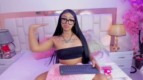 Khelany Isyy  online show from 01/05/25, 12:09