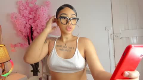 Khelany Isyy  online show from 02/26/25, 12:49