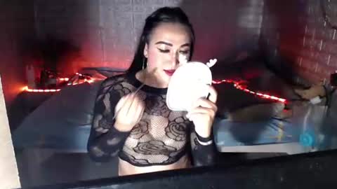 Snapshot of khimtemptress69 chatting on 05/26/26, 09:49 khimtemptress69 online show from 05/26/26, 09:49