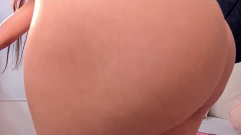 Snapshot of khloe_cutee chatting on 09/15/25, 05:35 Khloe Cute online show from 09/15/25, 05:35