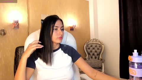 Khloe online show from 02/03/25, 02:24