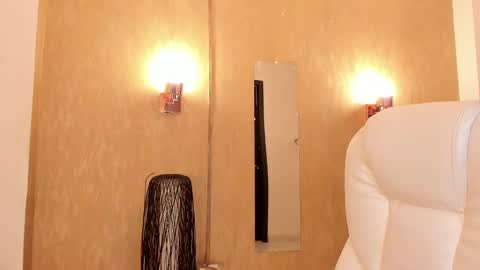 Khloe online show from 02/18/25, 03:43