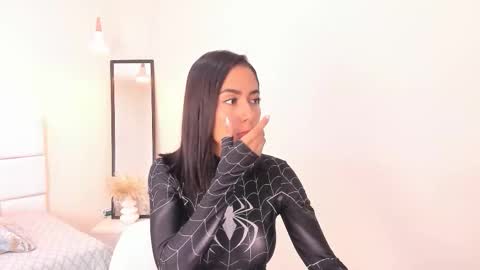 Khloe online show from 02/18/26, 01:07