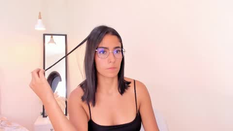 Khloe online show from 04/09/26, 01:49