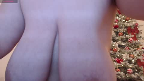 Snapshot of khloe_star chatting on 12/06/24, 04:17 Khloe online show from 12/06/24, 04:17