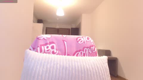 Snapshot of khloe_star chatting on 01/29/25, 04:30 Khloe online show from 01/29/25, 04:30