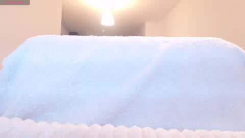 Snapshot of khloe_star chatting on 02/06/25, 05:09 Khloe online show from 02/06/25, 05:09