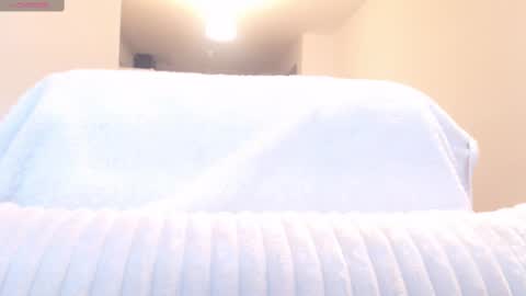 Snapshot of khloe_star chatting on 02/12/25, 04:33 Khloe online show from 02/12/25, 04:33