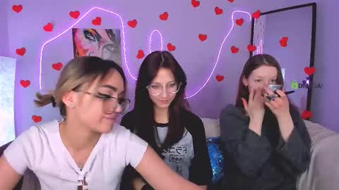 khloebeauty online show from 02/18/26, 08:27