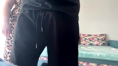 khloekross online show from 02/25/26, 12:48